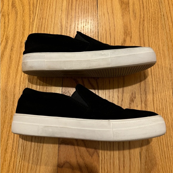 Steve Madden Gills Black Suede Low Top Rounded Slip On Sneakers Size 9 - Picture 5 of 8